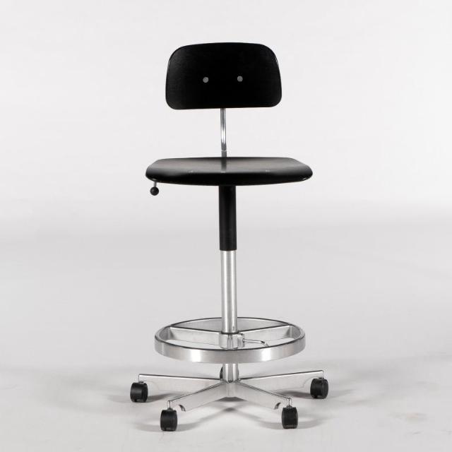 Kevi counter stol - sort træ - grå 5-grenet fod
